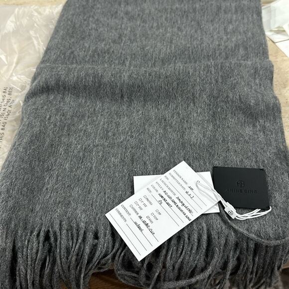 Anine Bing 2026 Augustina 100% Wool Classic Gray Scarf NWT MSRP $300 - Picture 3 of 4